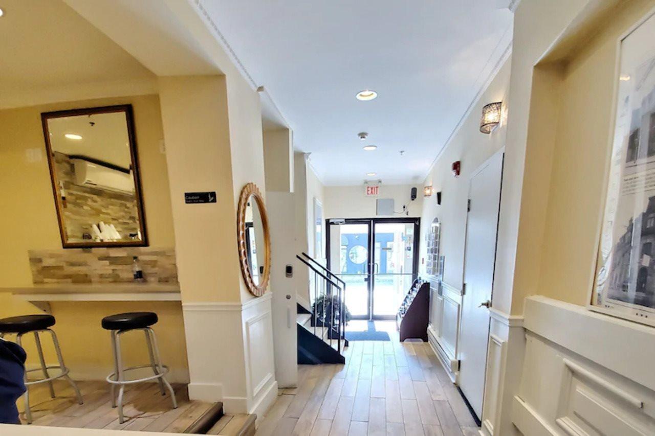 Royal Oak Inn Торонто Экстерьер фото